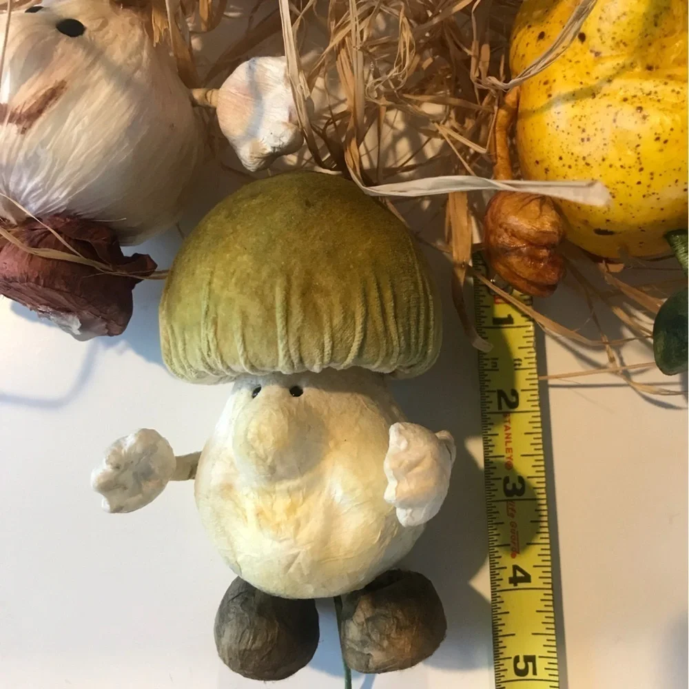 Anthropomorphic Vegetables Fruit Floral Raffia Decor